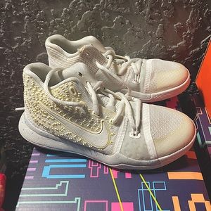 White Nike Kyrie Size 1